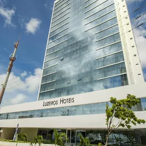 hotel-luzeiros-recife.portodegalinhashotels.com/